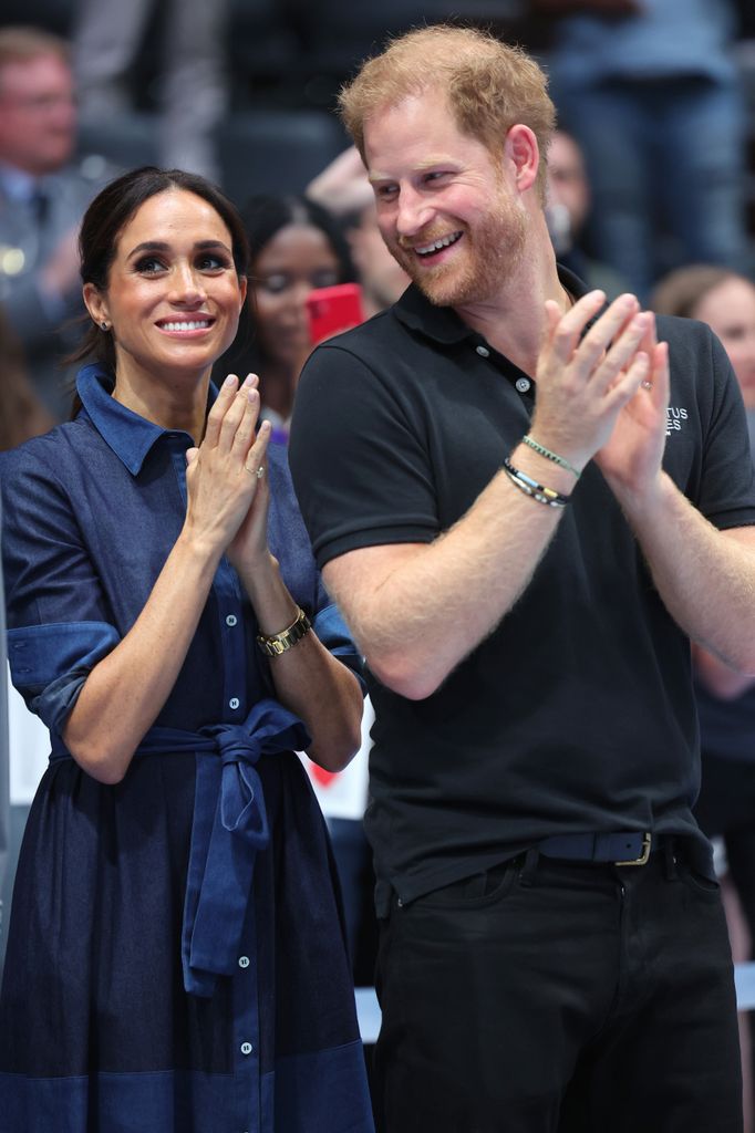 Meghan Markle y el príncipe Harry en su visita a Duesseldorf, Alemania, en 2023.