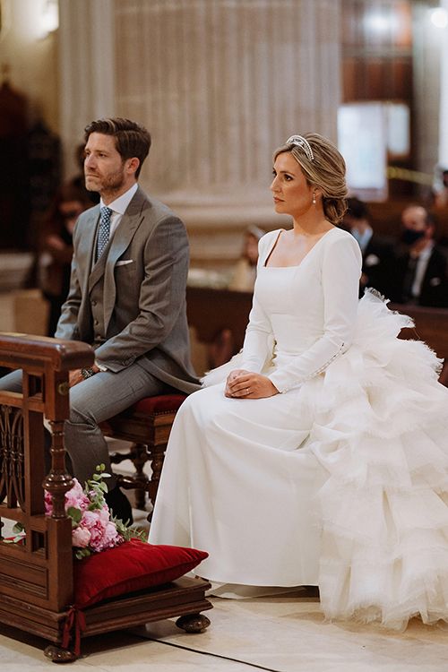 Maquillaje y peinado de novia con tiara
