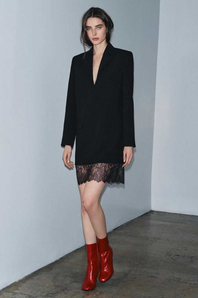 Vestido negro tipo blazer de Zara