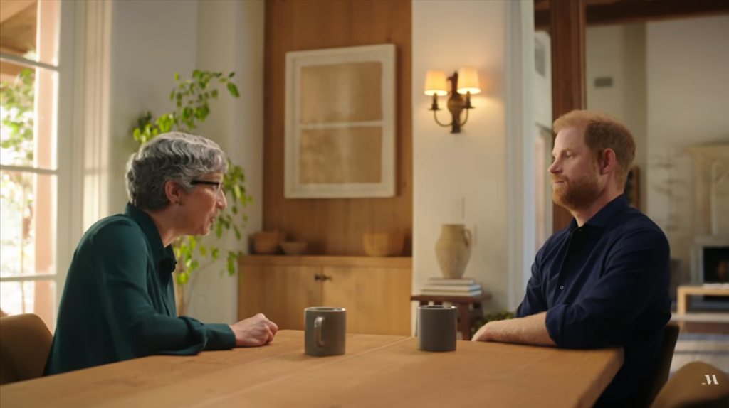 El príncipe Harry con la doctora Frances O'Connor, neurocientífica experta en duelo, resiliencia y el impacto duradero