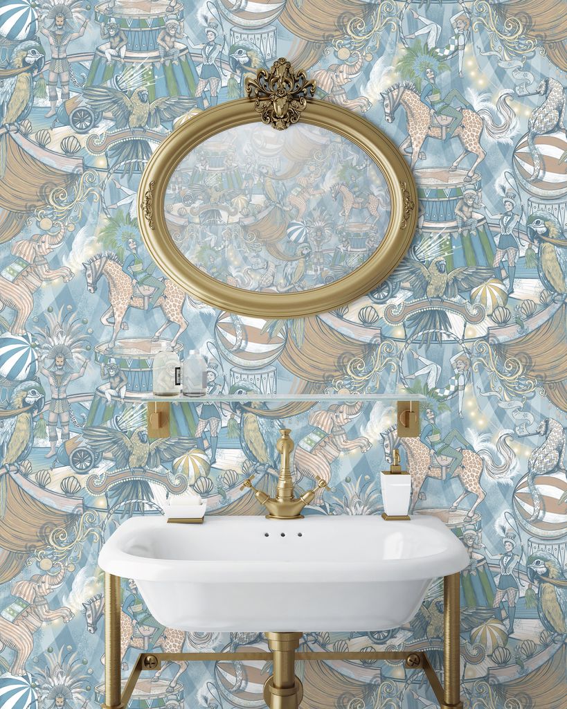 Pared del lavabo con papel pintado con motivos del circo
