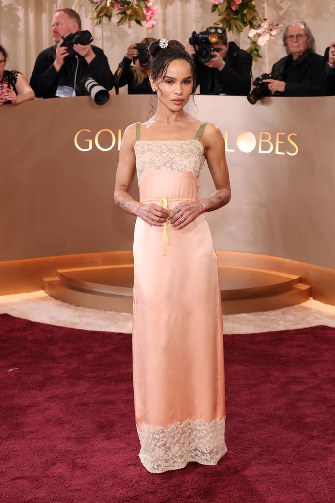 Zoé Kravitz en los Golden Globes 2026. 