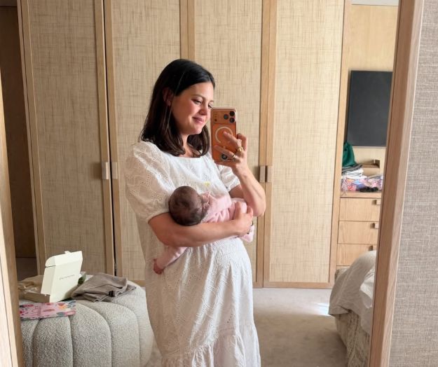 Isabelle Junot, con su bebé