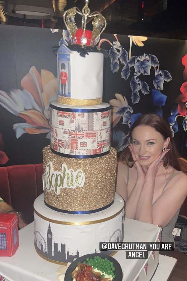 sophie-turner-tarta