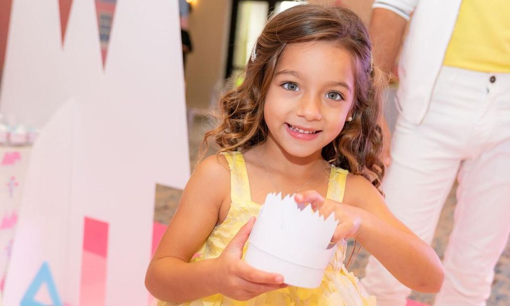 ala a la hija de adamari l pez y toni costa