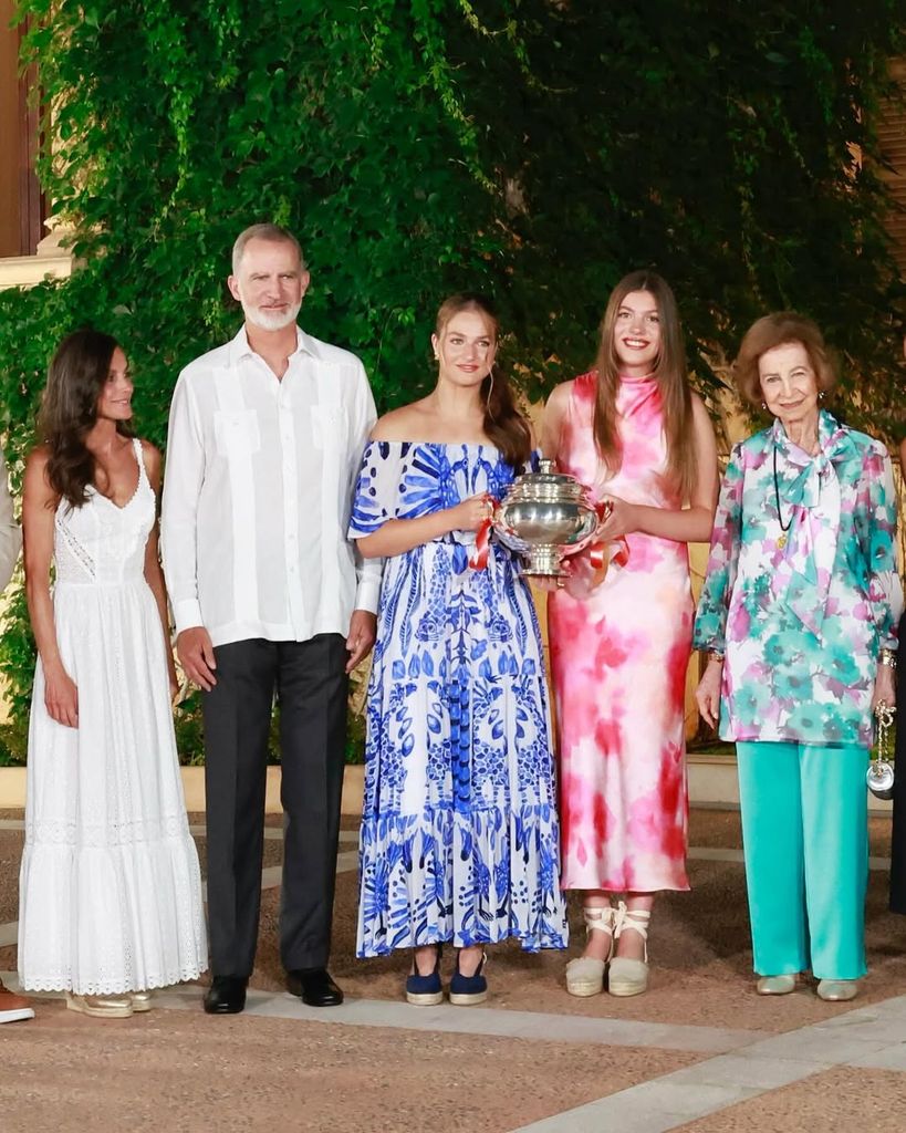 Los Reyes, doña Sofía, la princesa Leonor y la infanta Sofía el año pasado en la recepción de Mariven