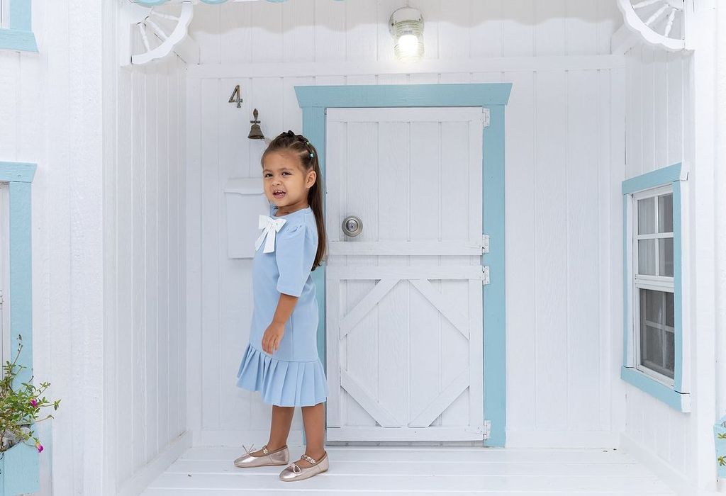 Capri Blu, hija de 'Chiquibaby', en su nueva casita de muñecas 