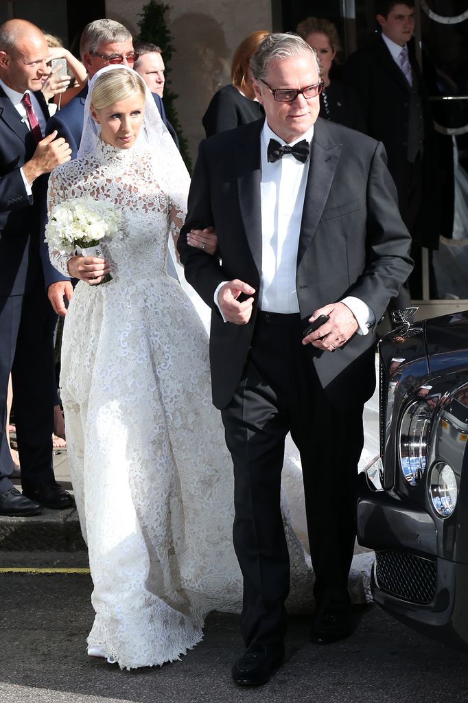 Look de novia de Valentino de Nicky Hilton en su boda con James Rothschild