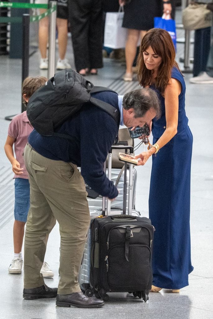 María José Suárez junto a su hijo y su ex, Jordi Nieto, a su llegada a Atocha, a 03 de julio de 2024, en Madrid 