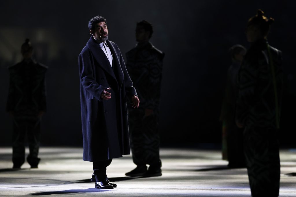 Pierfrancesco Favino recita versos de “L’Infinito” durante la ceremonia inaugural de los Juegos Olímpicos
