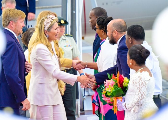 Los reyes de Países Bajos y Amalia aterrizan en San Martín