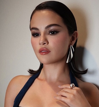 Primer plano de Selena Gomez con corte bob