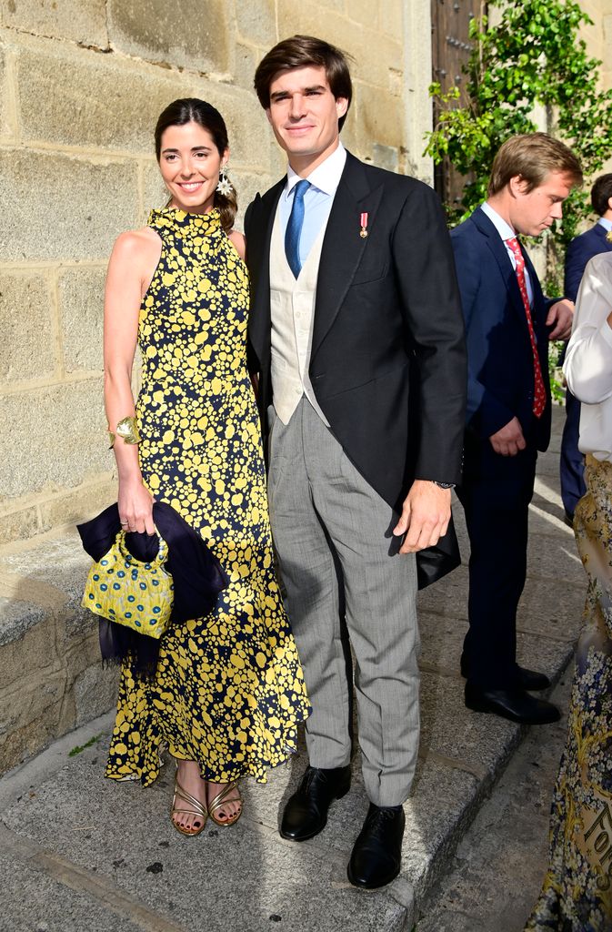Belén Corsini y Carlos Fitz James en la boda de Blanca Sainz y Guillermo Comenge en Cebreros, 2023.