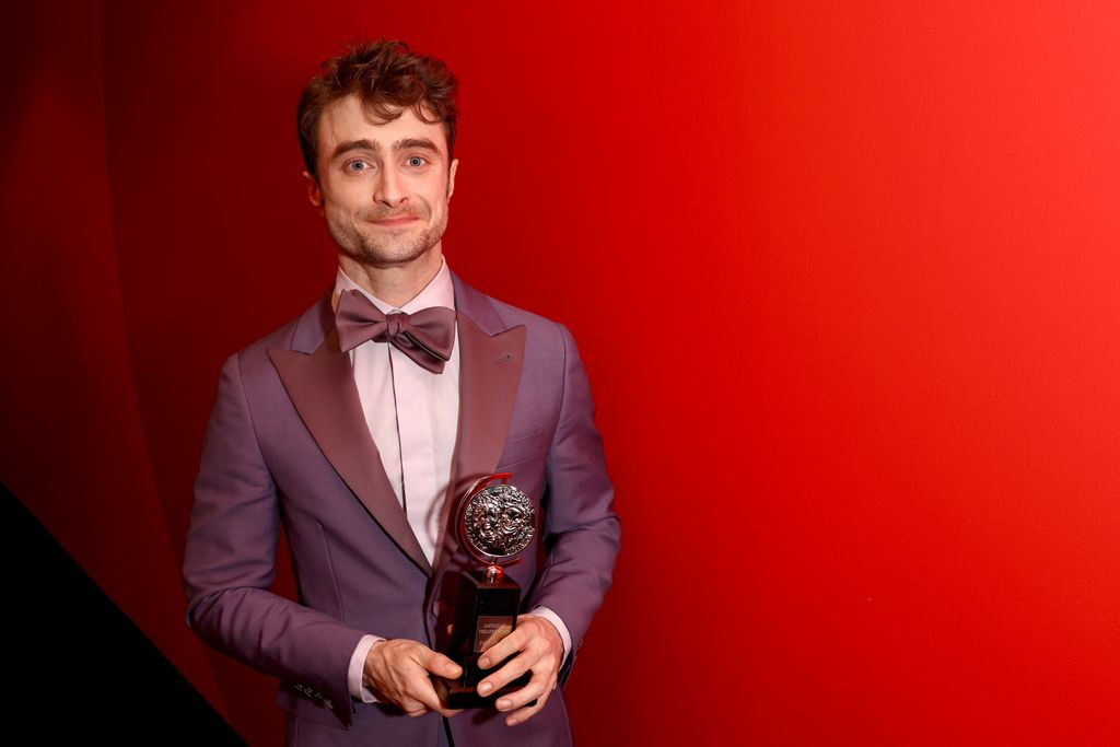 Daniel Radcliffe gana el Tony a mejor actor de reparto en un musical por 'Merrily We Roll Along'