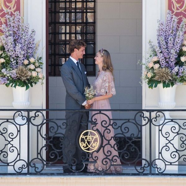 Vestido de novia con color: Beatrice Borromeo de Valentino
