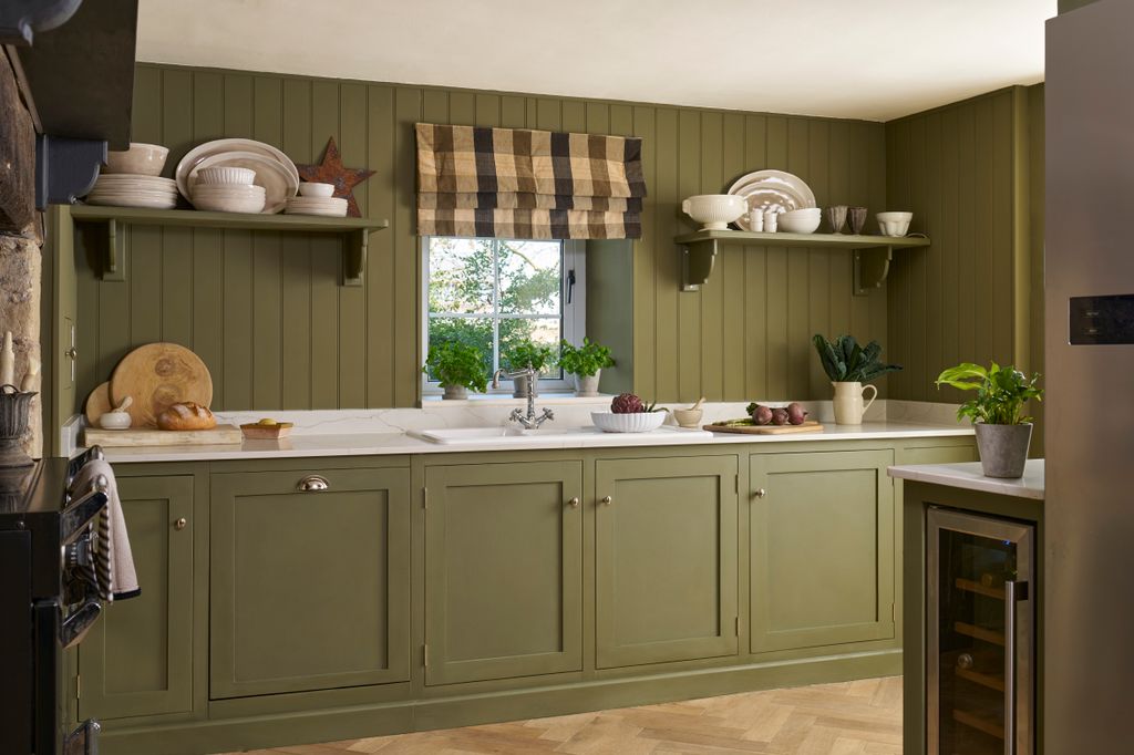 Cocina campestre en verde.
