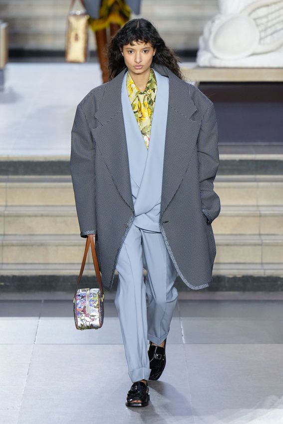 vuitton f22 02920220307029