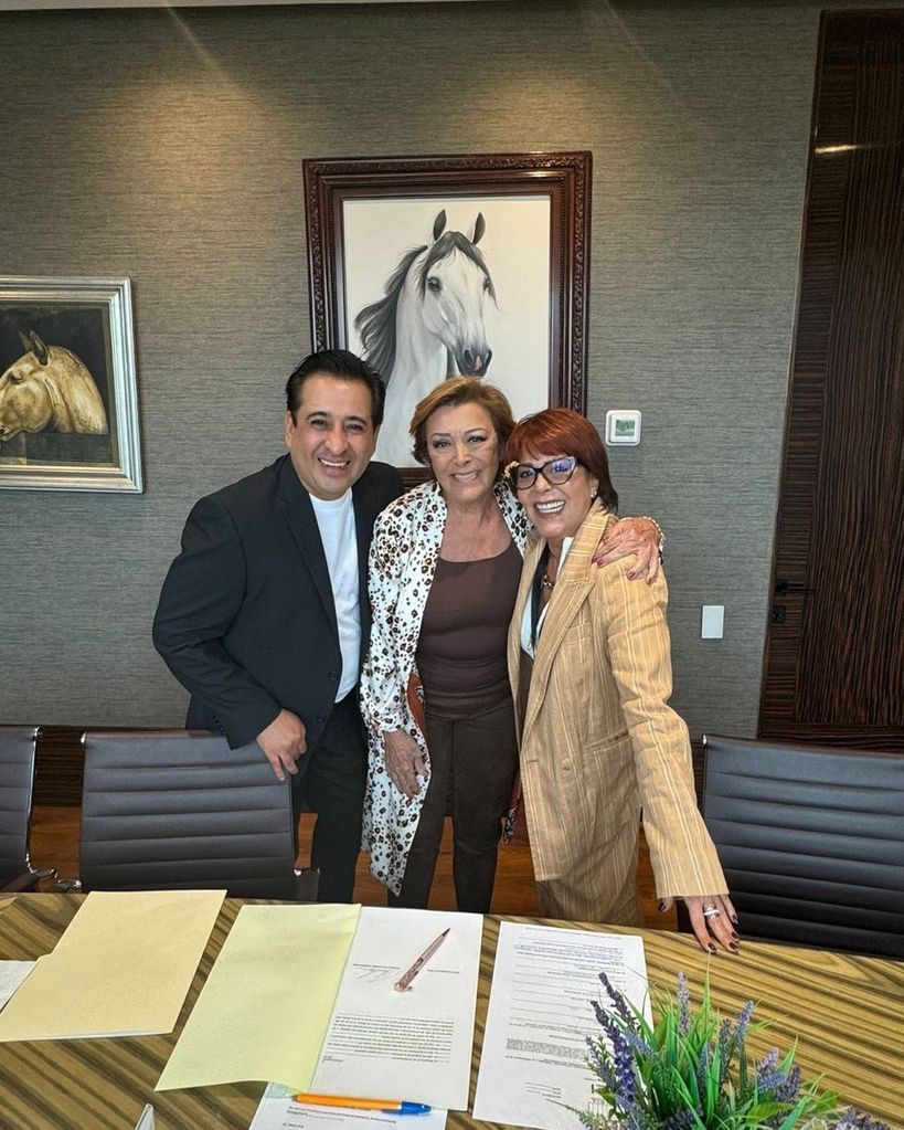 Las hermanas Pinal iniciaron ante notario público el proceso para lanzar esta organización sin fines de lucro