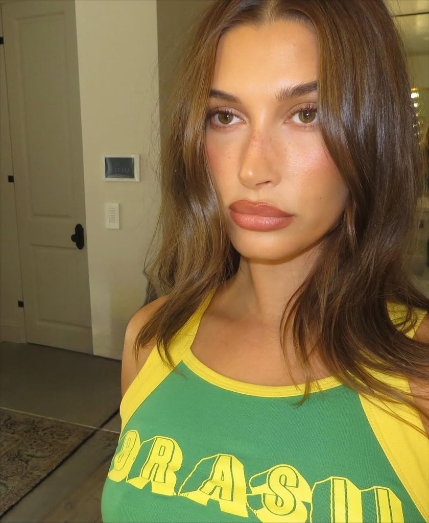 Hailey Bieber 