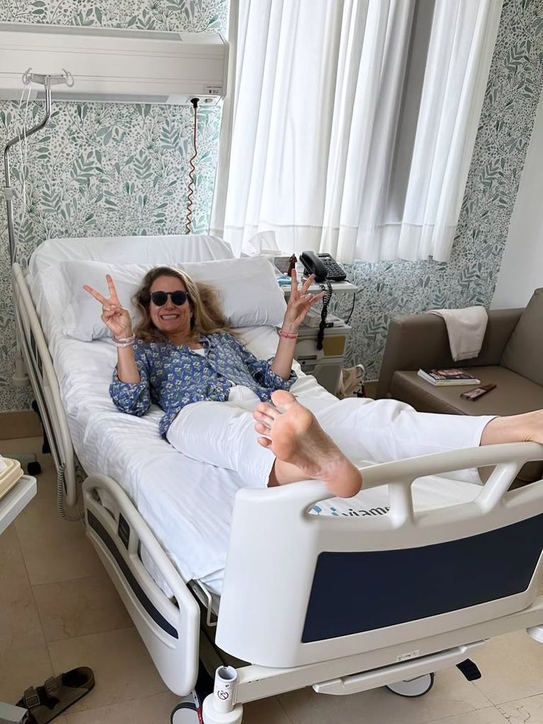 María de León celebra el alta hospitalaria de su padre 