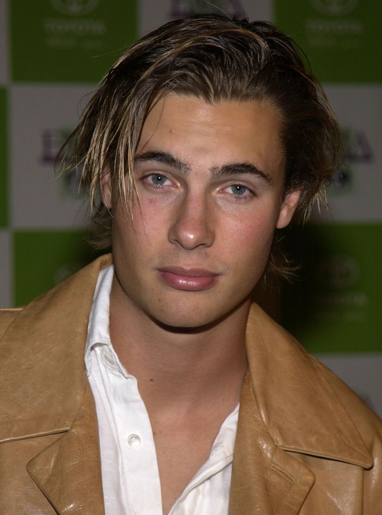 Con su melena rubia, sus ojos azules y su atractivo juvenil, Erik von Detten se convirtió en uno de los galanes adolescentes más populares de principios de los 2000