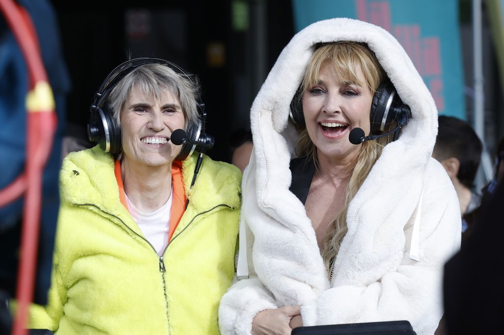Cayetana Guillén Cuervo y Paloma del Río en el estreno de 'La familia de la tele'