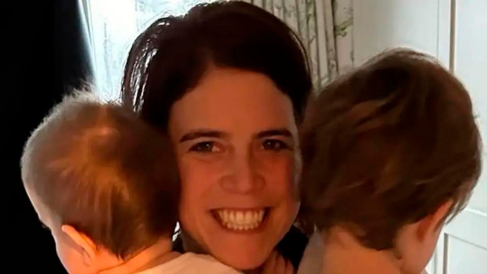 La princesa Eugenia comparte una rara imagen de sus hijos pelirrojos, August y Ernest, que están creciendo muy rápido.