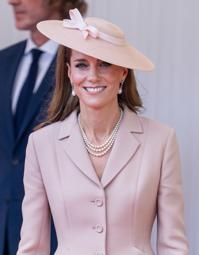 Kate Middleton en una silueta de Dior. 