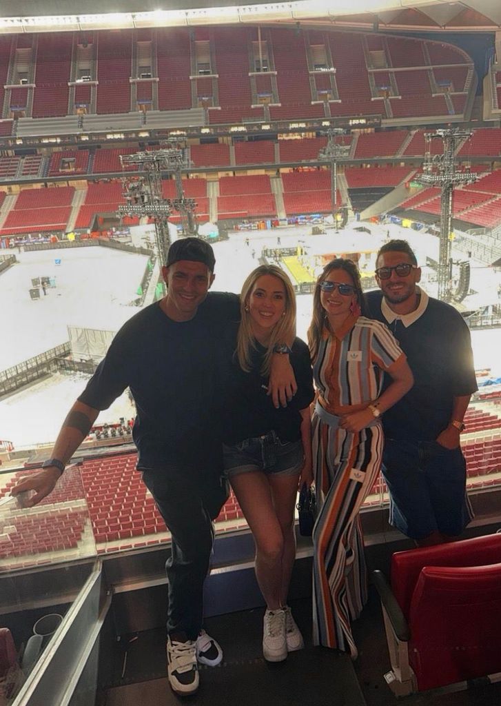 Beatriz con Coke junto protagonizando la famosa fotografía junto a Álvaro Morata y Alicce, con la que se confirmó que se habían dado una nueva oportunidad 