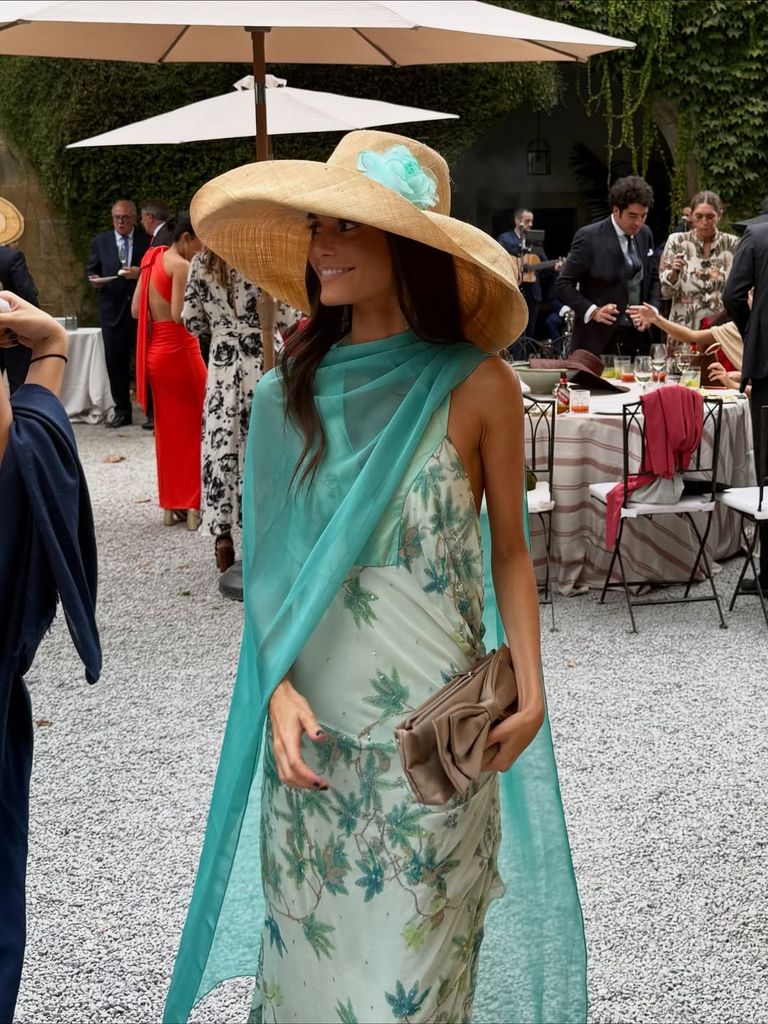 Anita Antolín con look de invitada