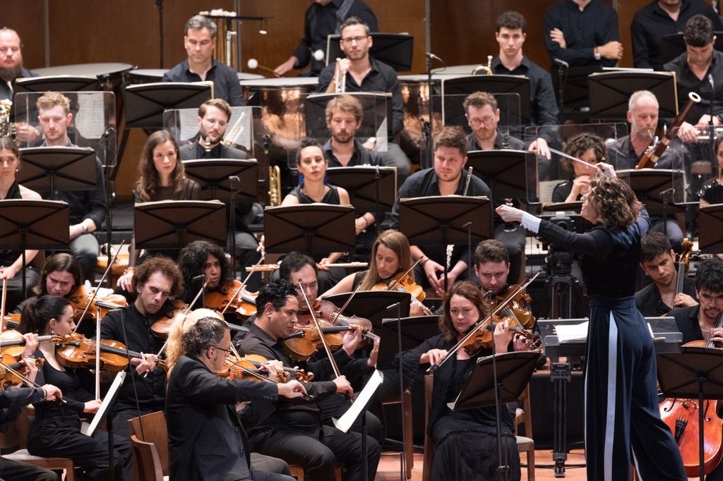 Para la función del 28 de junio, La Orquesta Imposible interpretó 'Titán'.