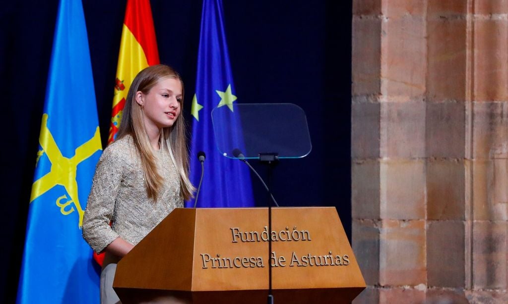 Queen Letizia\'s daughter Princess Leonor, 15, to carry out first solo engagement
