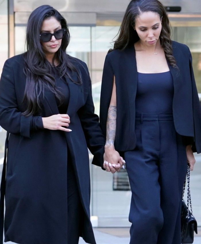 Vanessa Bryant saliendo de los juzgados