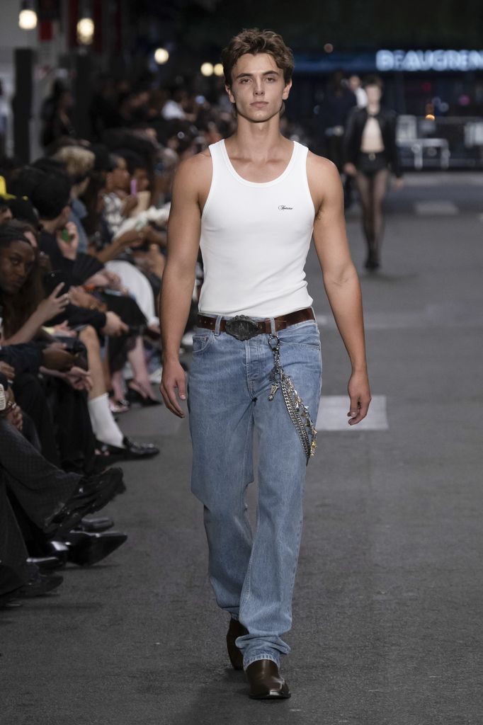 Jayden Federline en el desfile de Vetements Menswear en la Semana de la Moda de París