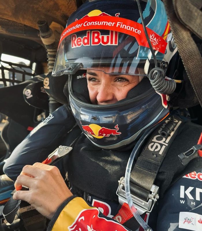 Cristina con el casco de competición