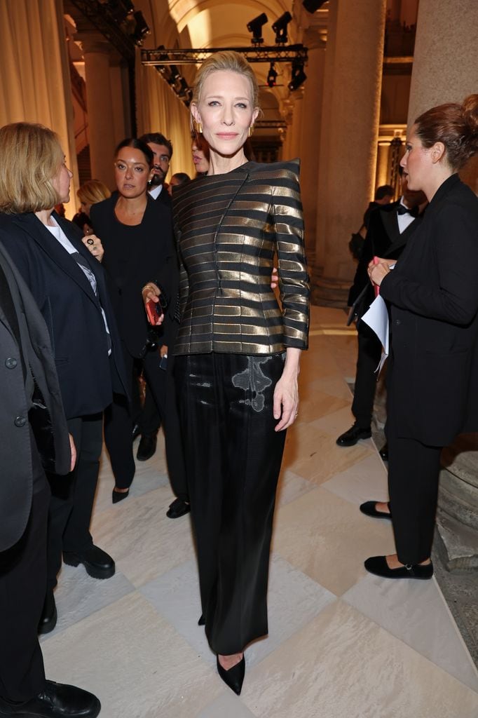 Cate Blanchett en el desfile de Armani 2025