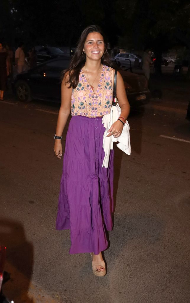 Tana Rivera con look bohemio para acompañar a Roca Rey en Sanlúcar de Barrameda, 2026.