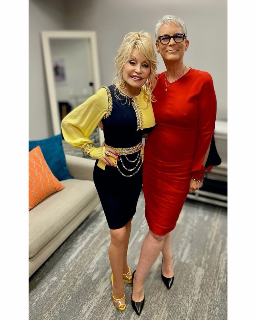 Jamie Lee Curtis junto a Dolly Parton 