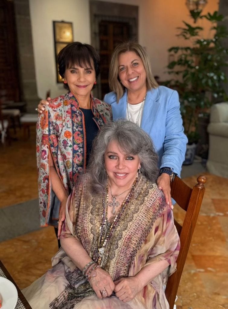 Verónica Castro reapareció junto a Pati Chapoy y Lila Solana