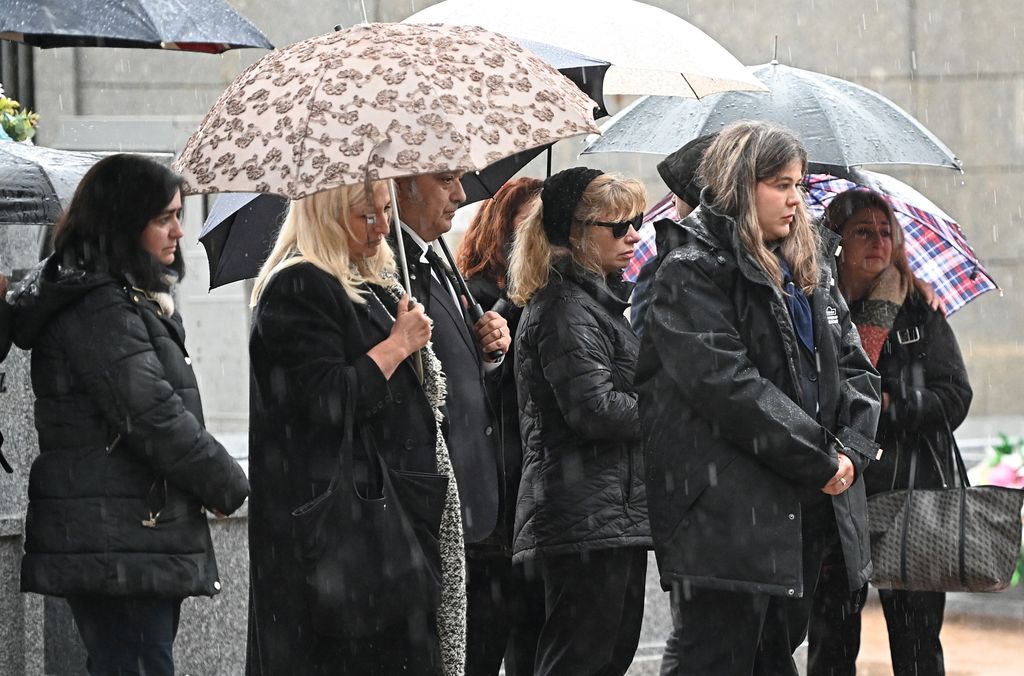 Los familiares de Encarnita Polo, en su funeral este sábado en Ávila