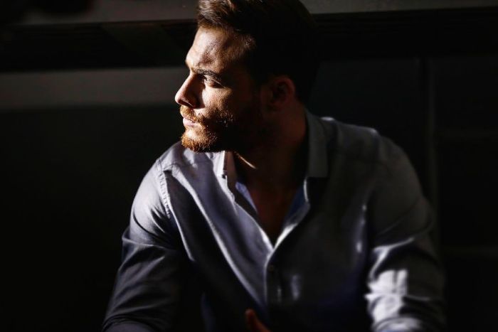 Kerem Bürsin aclara su relación con una famosa influencer turca