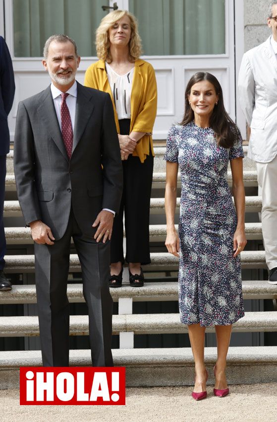 Reina Letizia: su vestido puntillista con tacones rojos 
