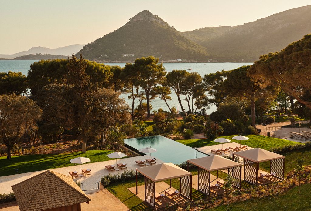 Tras un tiempo cerrado, el Hotel Formentor abre sus puertas bajo un nuevo nombre: Four Seasons Resort Mallorca en Formentor 