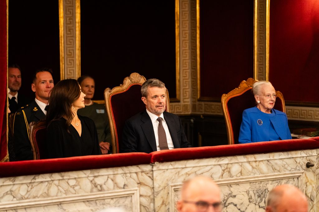 Federico y Mary de Dinamarca con la reina Margarita en un concierto celebrado el 7 de octubre de 2026