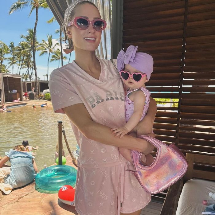 Paris ha visitado el hotel al que iba de pequeña con su marido y sus hijos