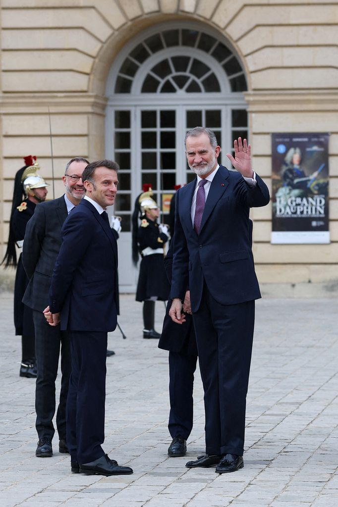 Felipe VI fue recibido por Emmanuel Macron en el Palacio de Versalles