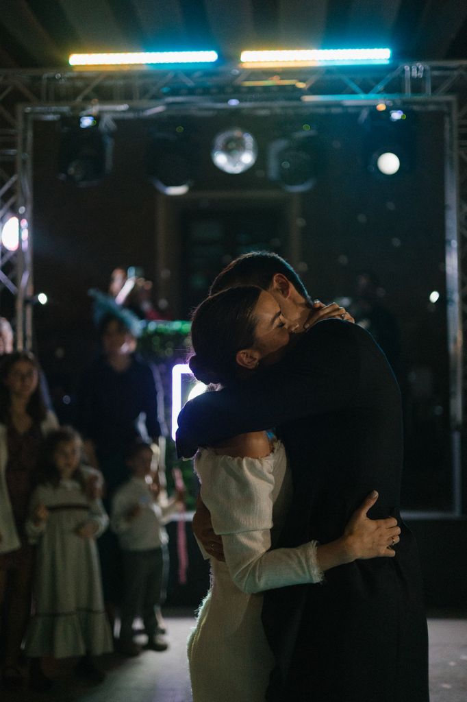 Novios en el baile nupcial