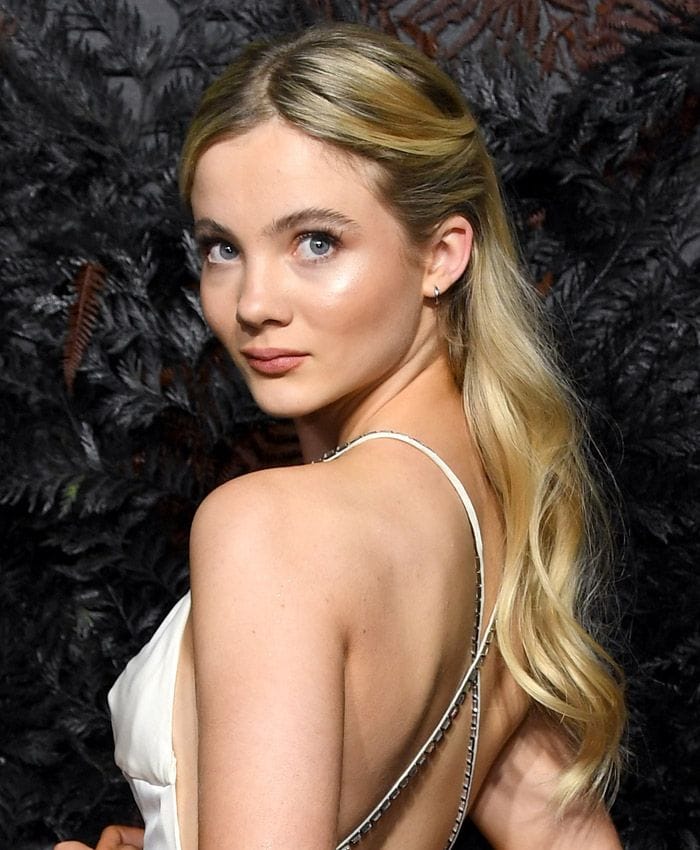 freya-allan-look