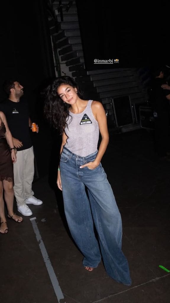Con este look, Ale Capetillo vivió el show de Carín León