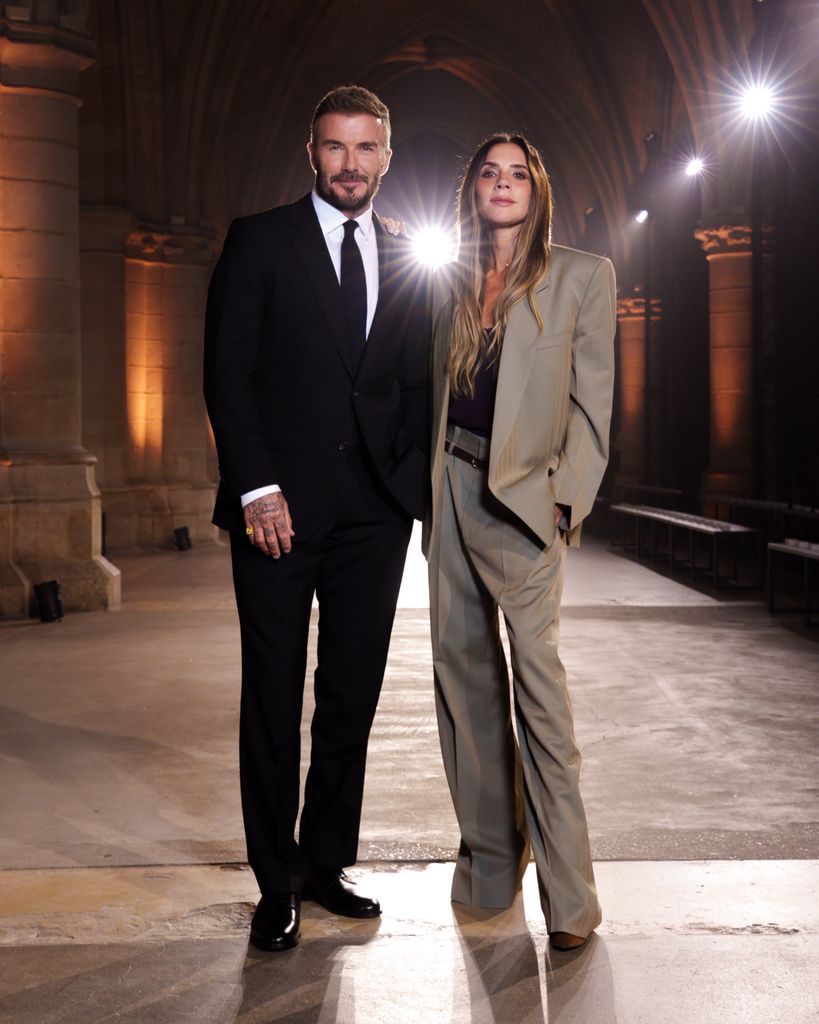 David y Victoria Beckham en el desfile de la diseñadora en París